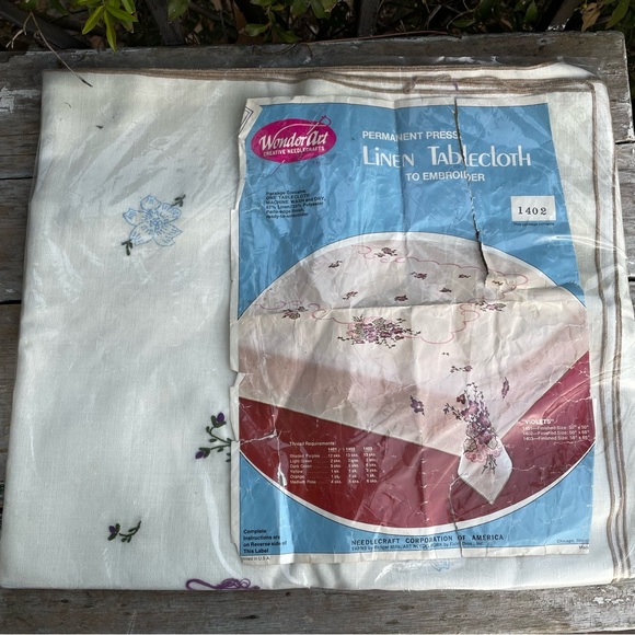 Vintage Ecru Cut Work & Embroidered Linen Tablecloth – With  Vintage linen white tablecloth for embroidery work